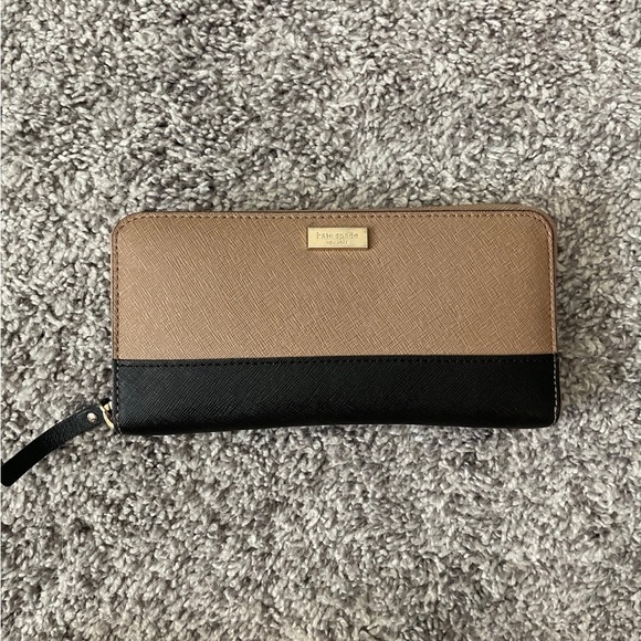 Kate Spade Wallet - Picture 1 of 4